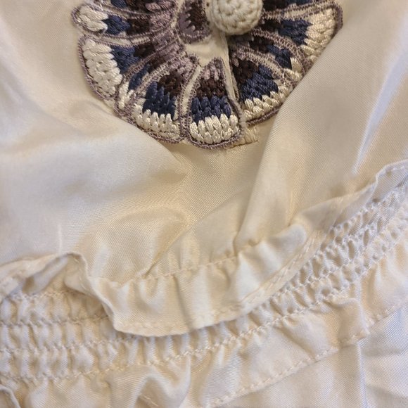 BCBG embroidered tank - Picture 3 of 6